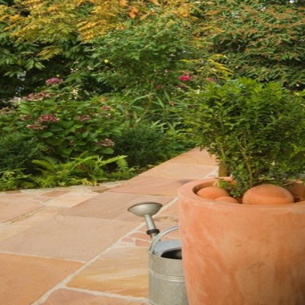 Terrase - der richtige Bodenbelag | deingruen.de